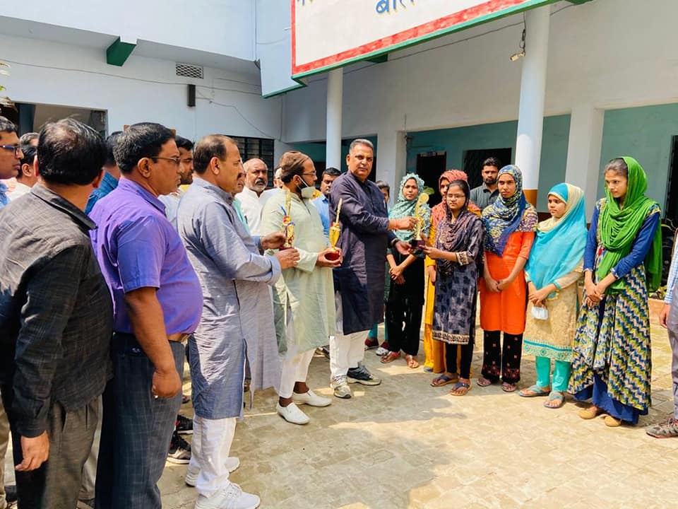 Prize Distribution